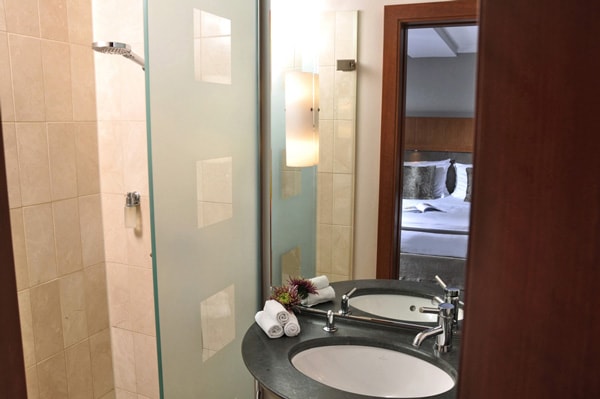 Foto Einzelzimmer Komfort - Ansicht Badezimmer